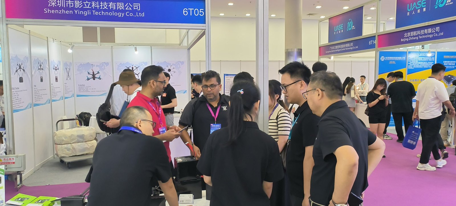 LanDazzle team at the expo
