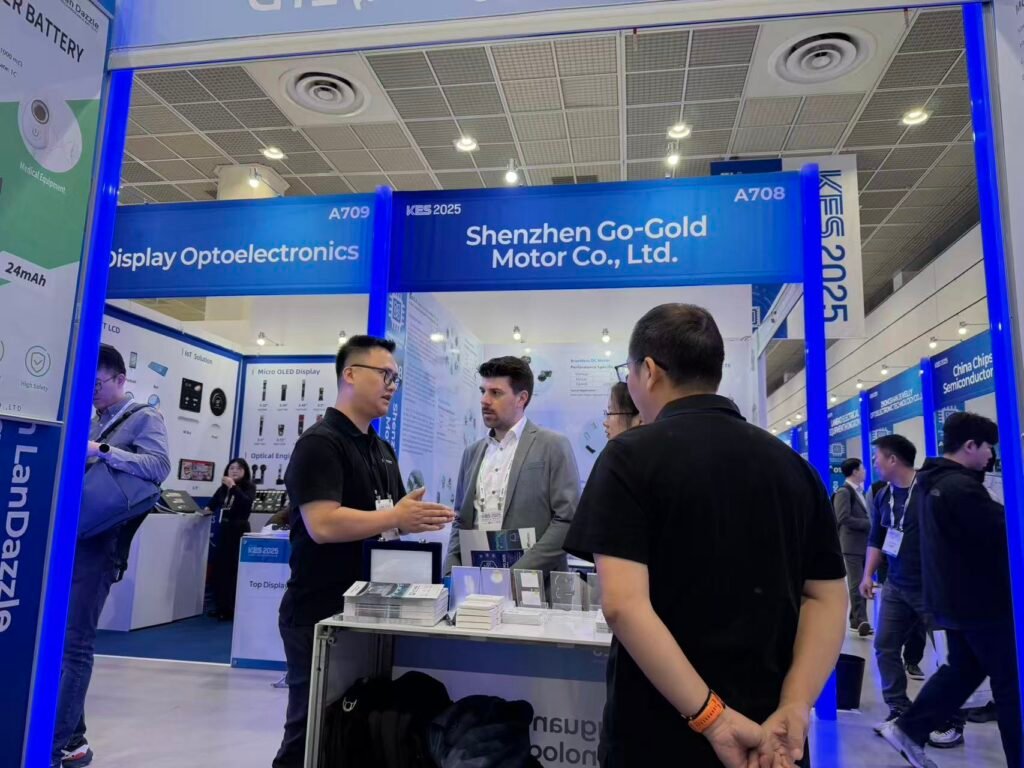 landazzle team at kes 2025 2 1