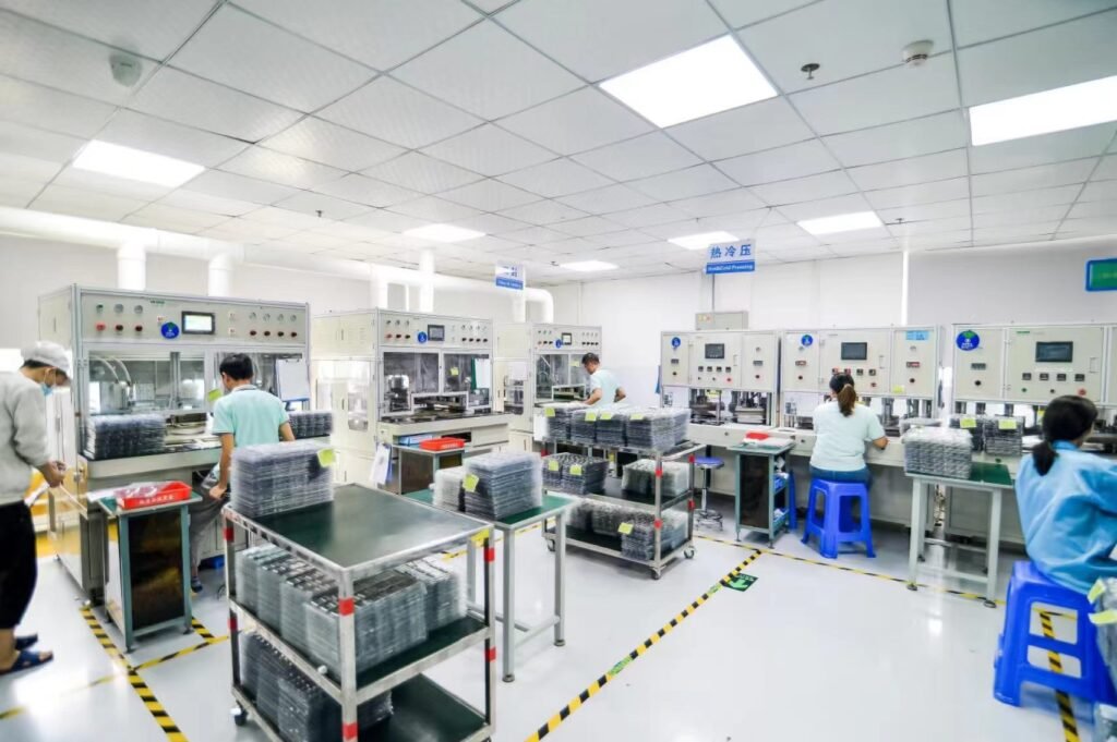 How to Choose A Custom Battery Manufacturer 4 battery workshop