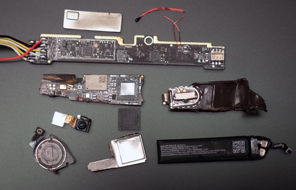 Why Do AI Smart Glasses Need High Discharge Batteries? 2 smart glasses internal structure