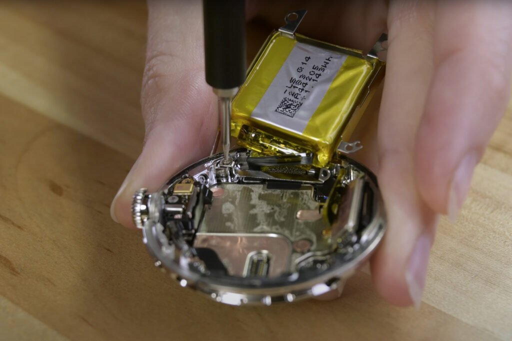 What Pixel Watch 5 Reveals About the Future of Wearable Battery 3 What Pixel Watch 5 Reveals About the Future of Wearable Battery - LanDazzle Custom Lithium Battery